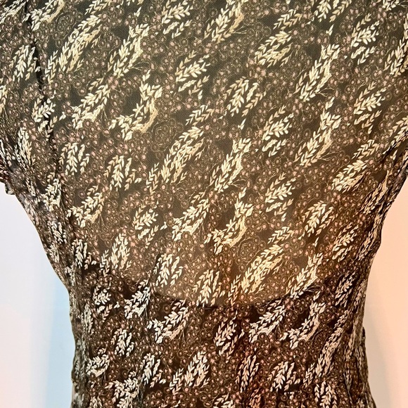 Ann Taylor Silk Top w Side Zipper in Neutral Tones of Brown Rose & Cream - Picture 3 of 8